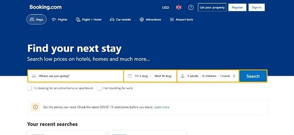 مراجعه به وب&zwnj;سایت Booking.com